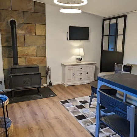 Ferienhaus In Sud-waldhanglage Mit Tollem Seeblick Holiday home Ferchesar